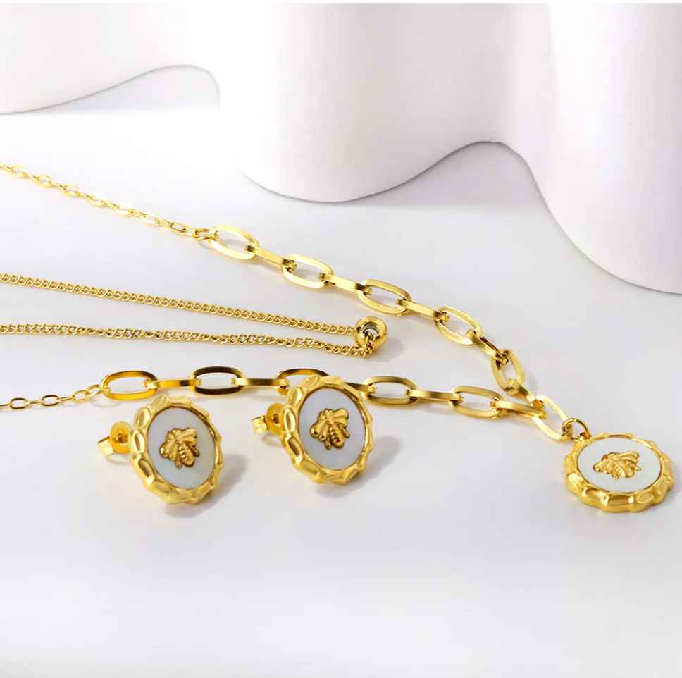 FLEUR Golden Bee Pendant Chain Necklace