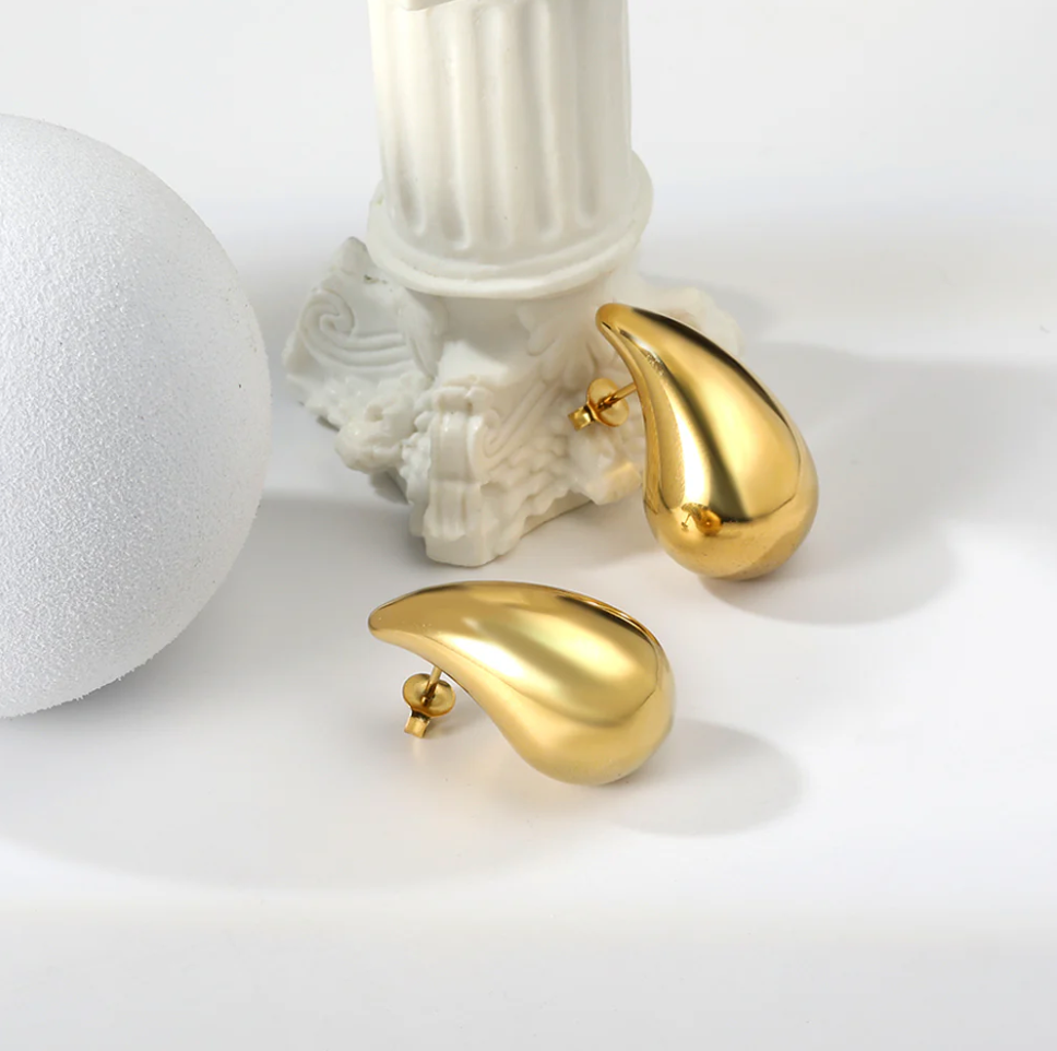 FRIA Golden Drop Earrings