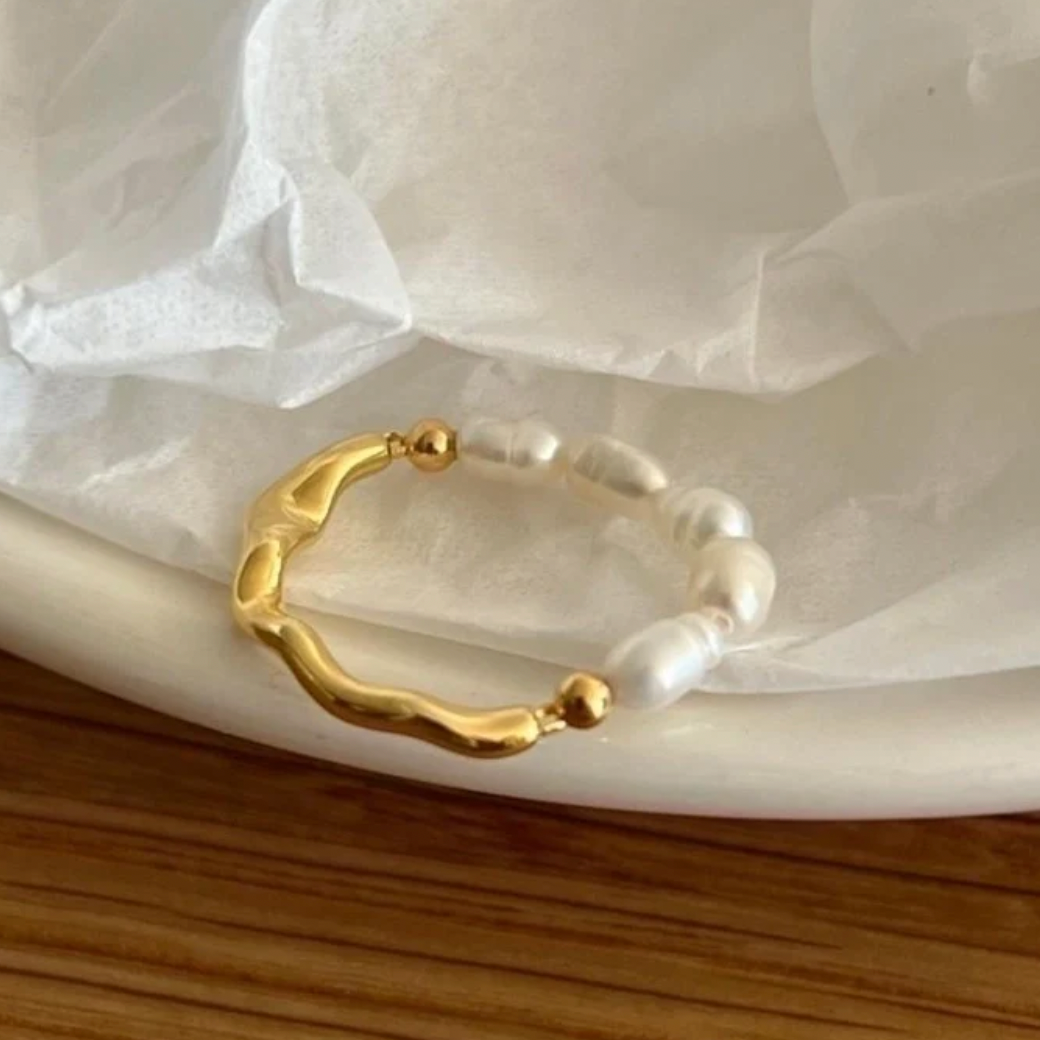 GELI Half Pearl Futuristic Chic Golden Ring