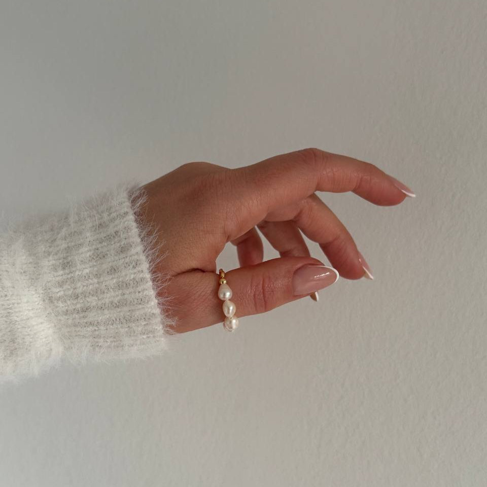 GELI Half Pearl Futuristic Chic Golden Ring