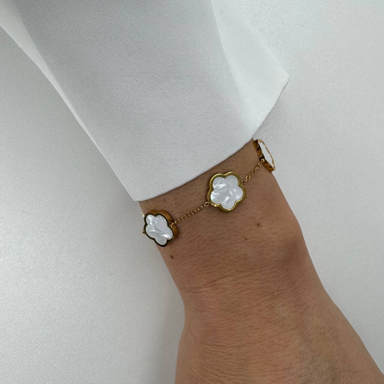 DANI Clover Bracelet White and Black
