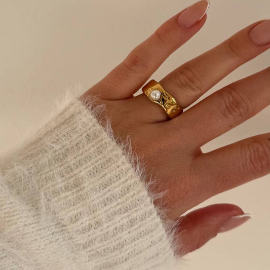 GEA Golden Pearl Asymetryc Stack Ring